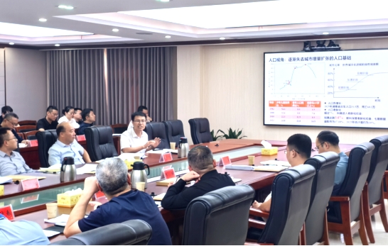 发挥智库优势·深化校地合作｜学院教师古杰博士受邀为资阳区作城市更新专题讲座
